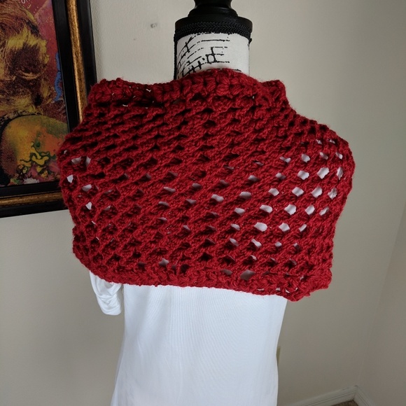 *NWOT*Handmade, crochet scarf. - Picture 4 of 6
